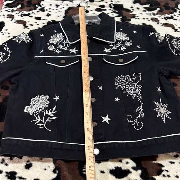 Black and White Embroidered Jean Jacket with Western Flair - Picture 12 of 13